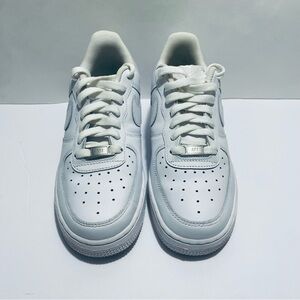 PRICE DROP Classic White Women’s Air Force 1 Sneakers